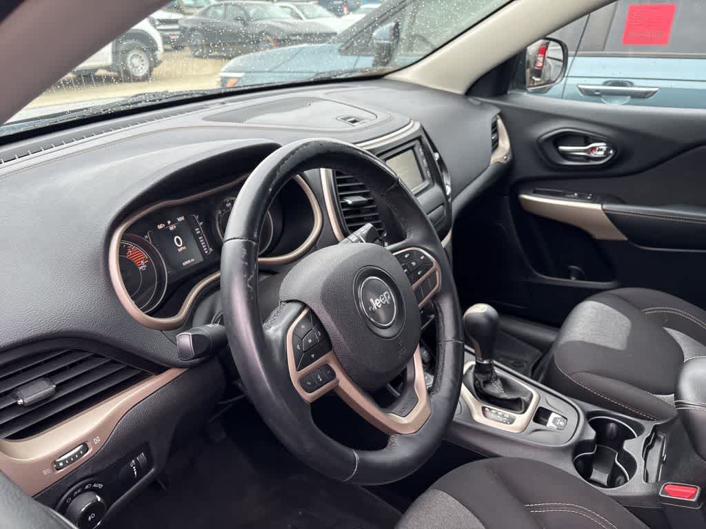 Thumbnail: 2018 Jeep Cherokee - 7