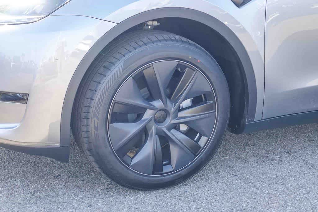 Thumbnail: 2025 Tesla Model Y - 9