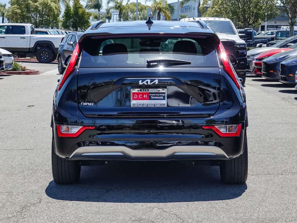 Thumbnail: 2023 Kia Niro - 5