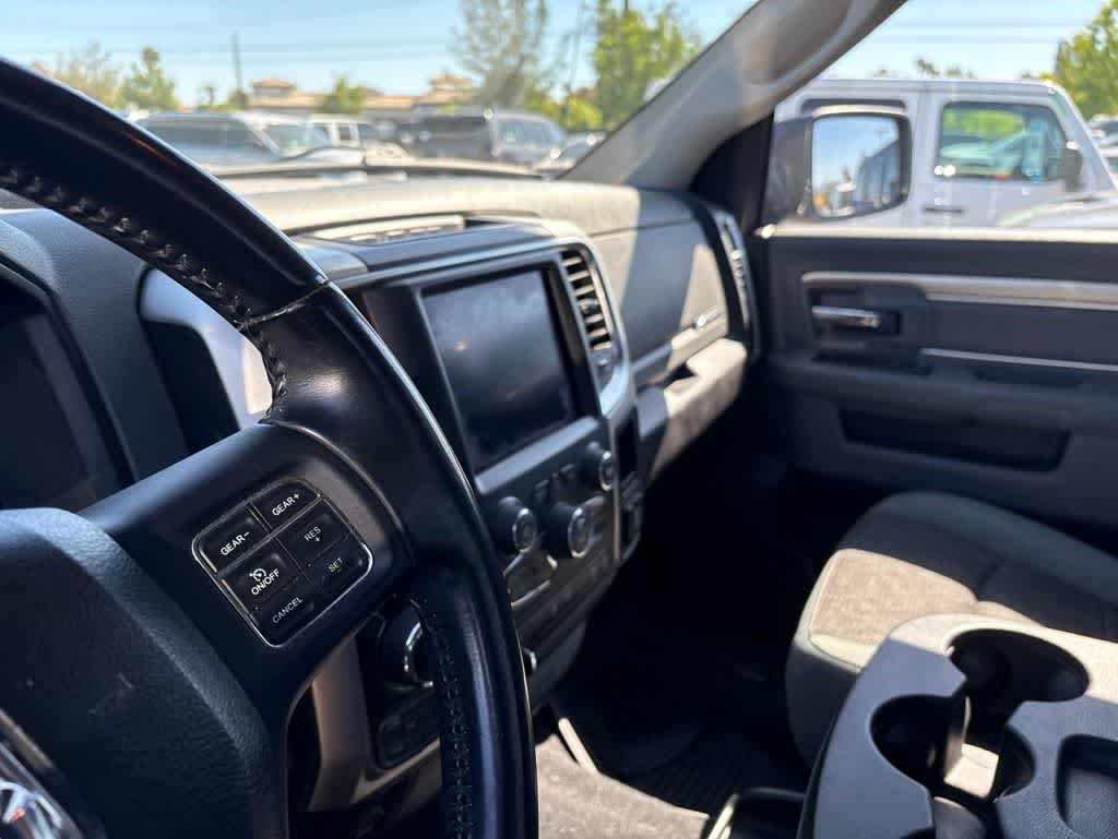 Thumbnail: 2019 RAM 1500 Classic - 10