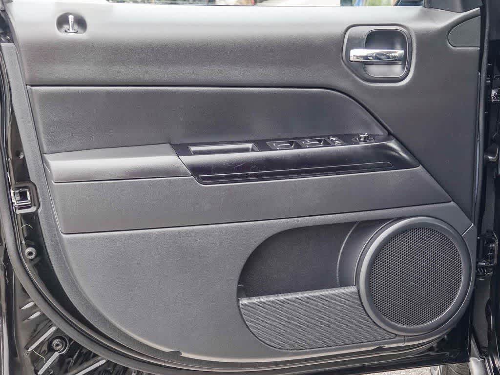 Thumbnail: 2016 Jeep Patriot - 19