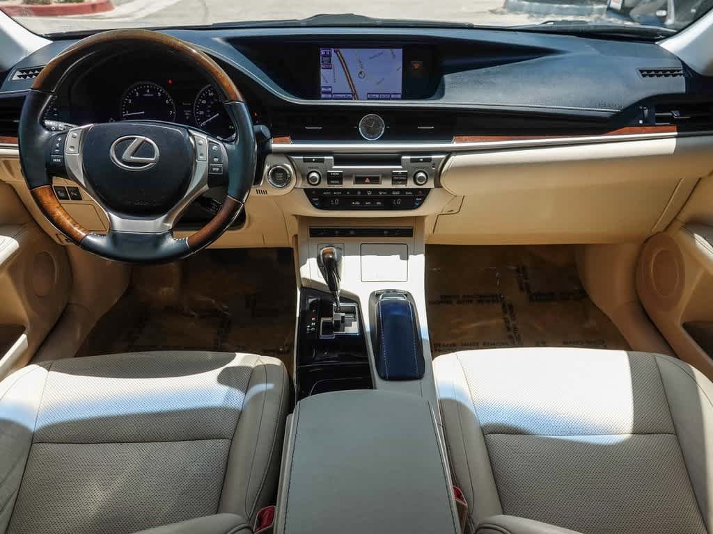 Thumbnail: 2013 Lexus ES - 11