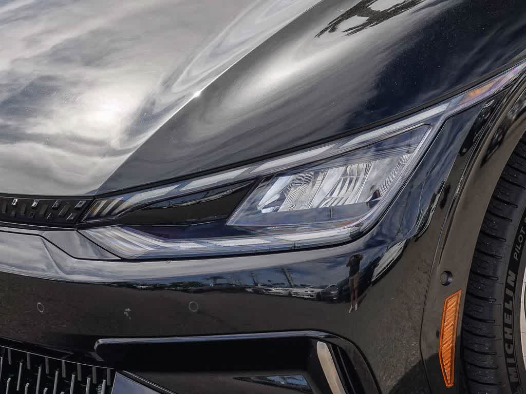 Thumbnail: 2023 Kia EV6 - 8