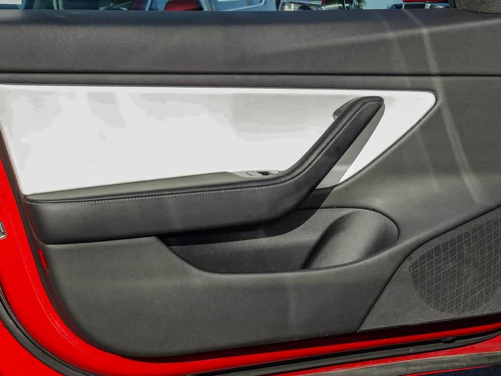 Thumbnail: 2020 Tesla Model 3 - 17