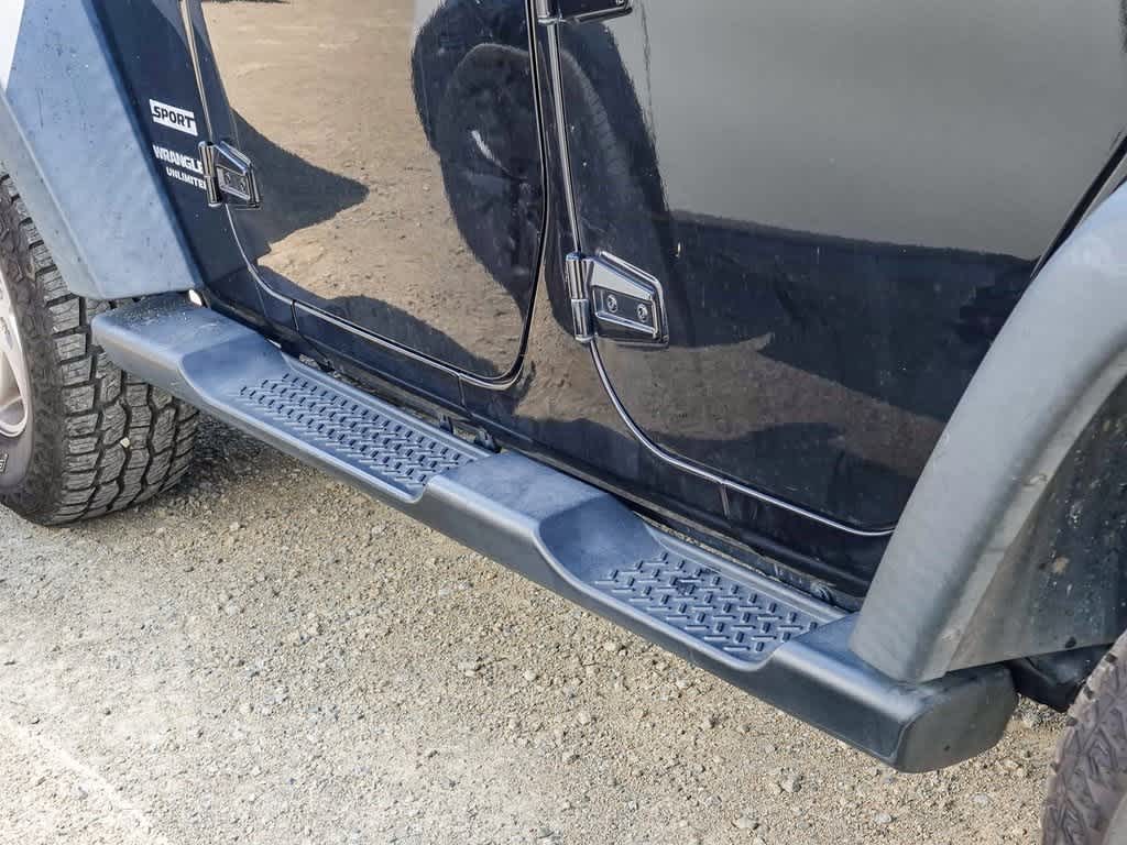 2017 Jeep Wrangler Unlimited Sport 19