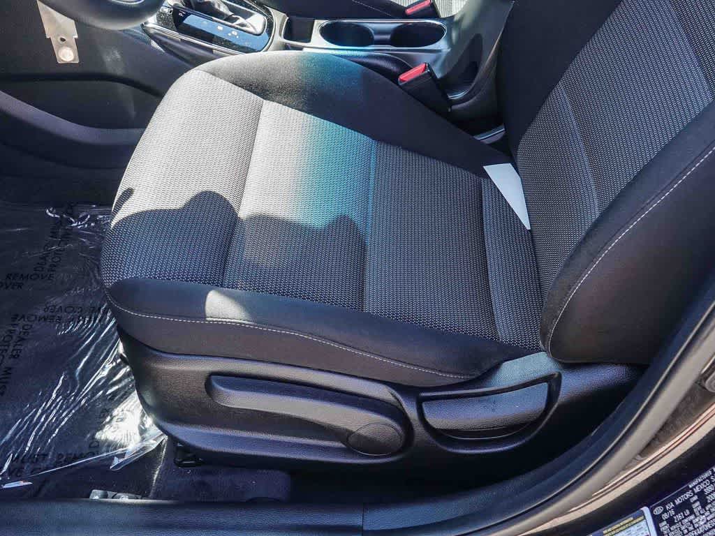 Thumbnail: 2017 Kia Forte - 20