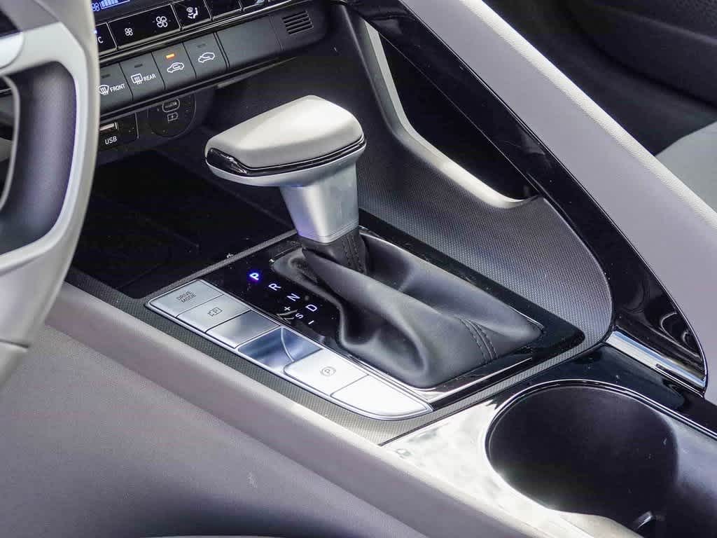 Thumbnail: 2025 Hyundai Elantra - 18