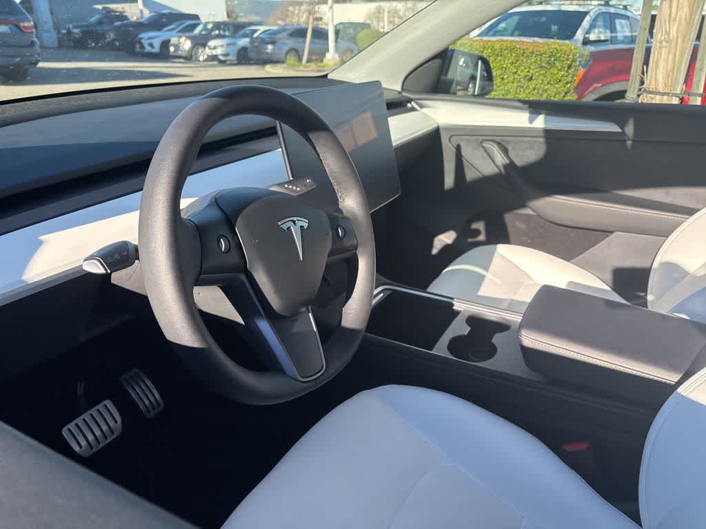 Thumbnail: 2022 Tesla Model Y - 7