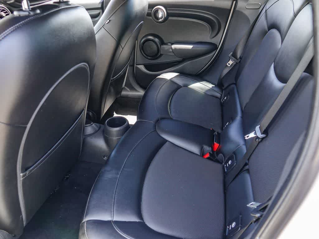 Thumbnail: 2015 MINI Cooper Hardtop - 17