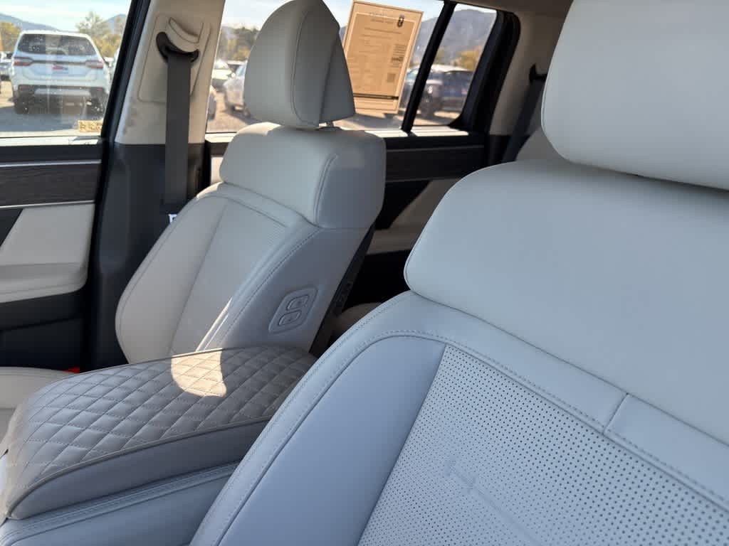 Thumbnail: 2025 Hyundai Santa Fe - 12