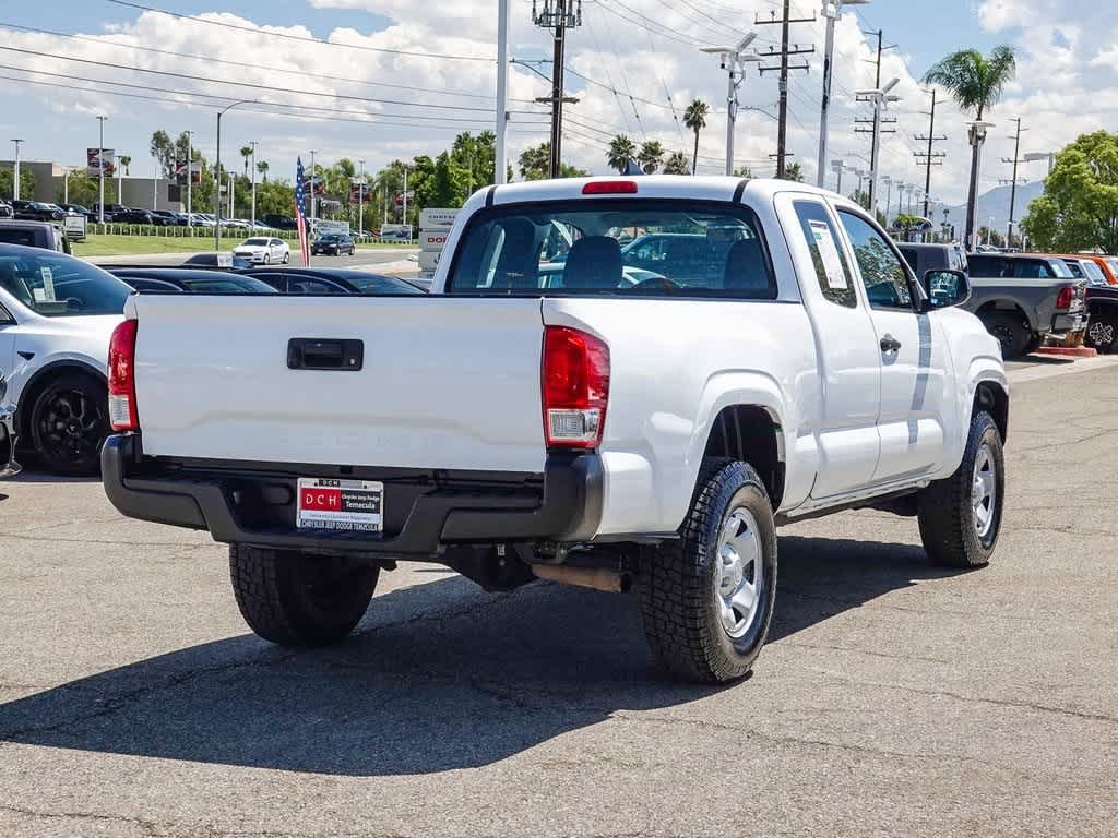 Thumbnail: 2017 Toyota Tacoma - 3