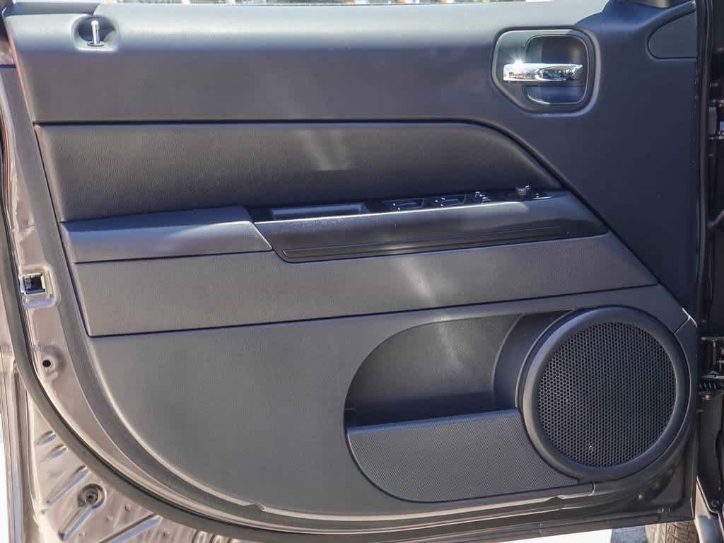 Thumbnail: 2016 Jeep Patriot - 19