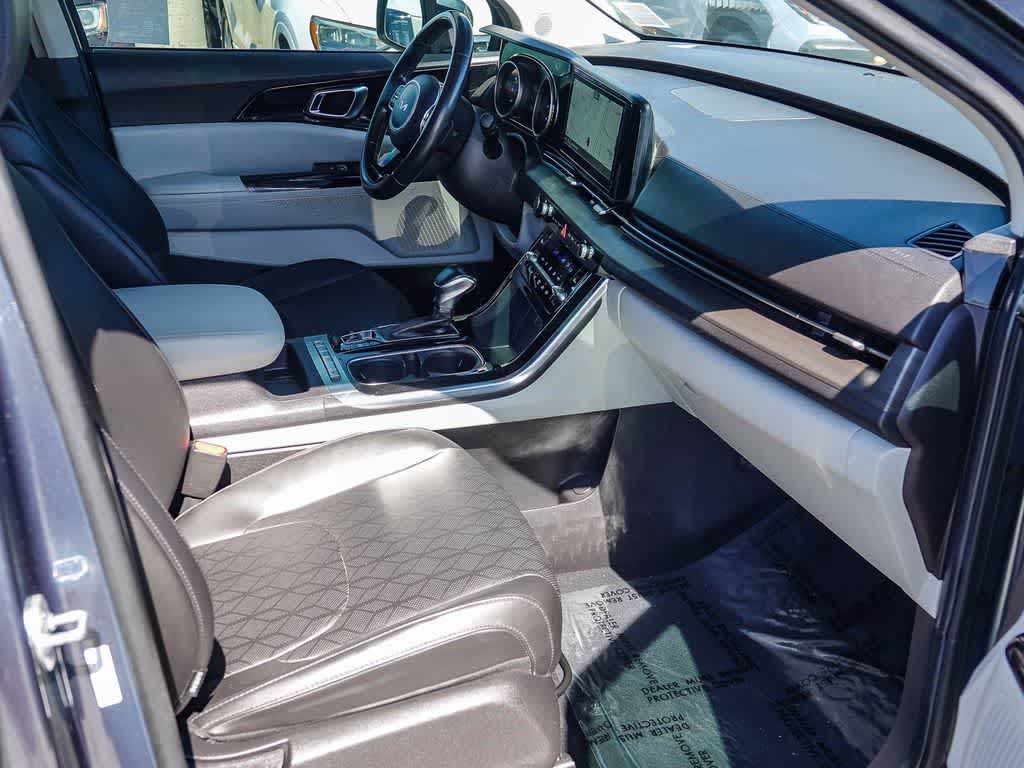 Thumbnail: 2022 Kia Carnival - 15