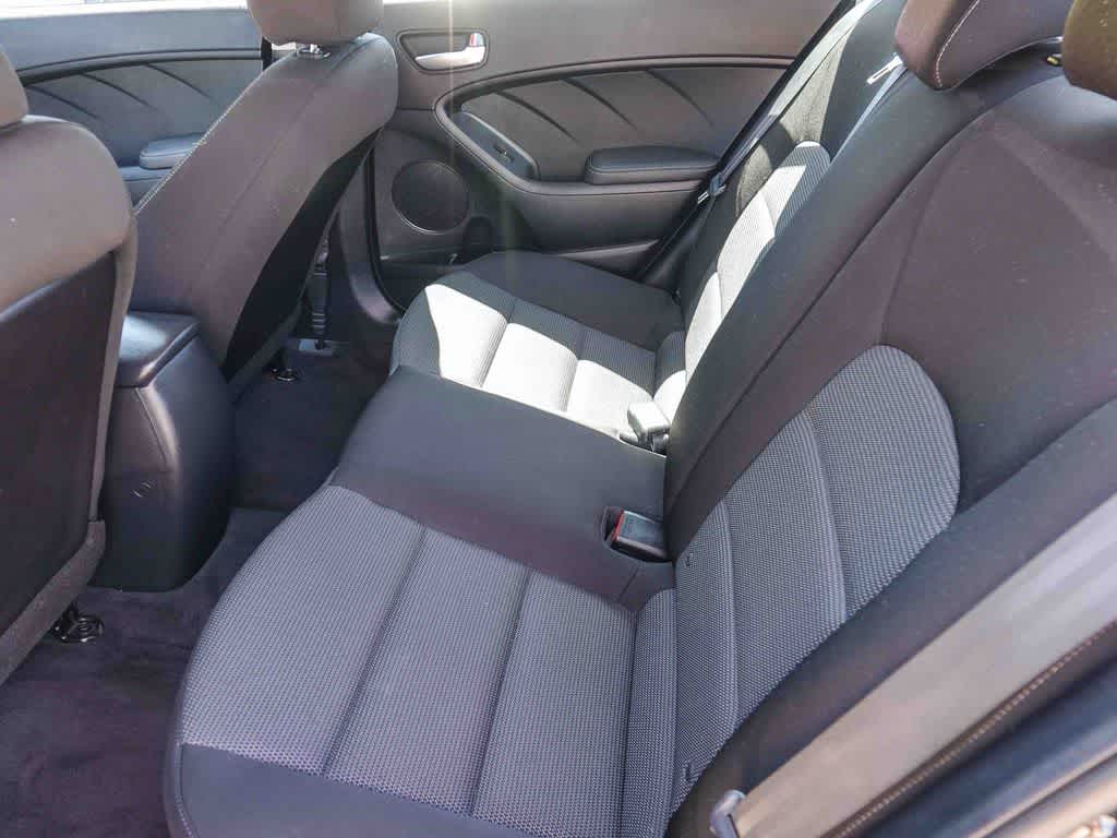 Thumbnail: 2017 Kia Forte - 17