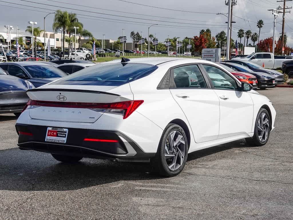 Thumbnail: 2025 Hyundai Elantra - 4