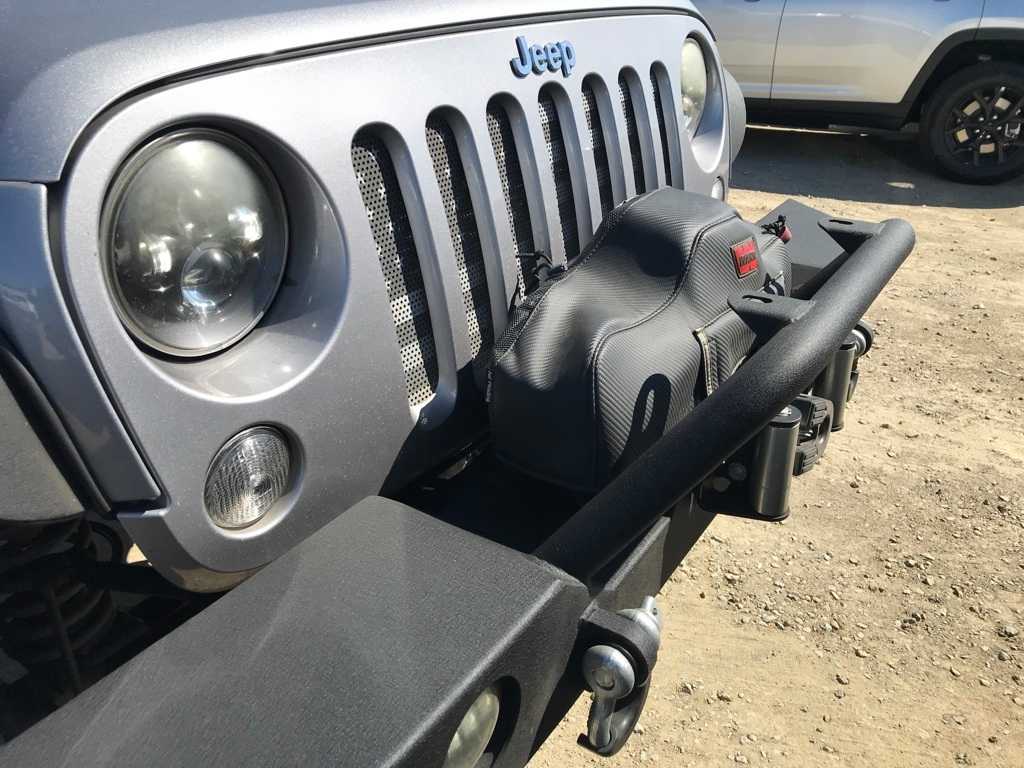 Thumbnail: 2016 Jeep Wrangler - 9