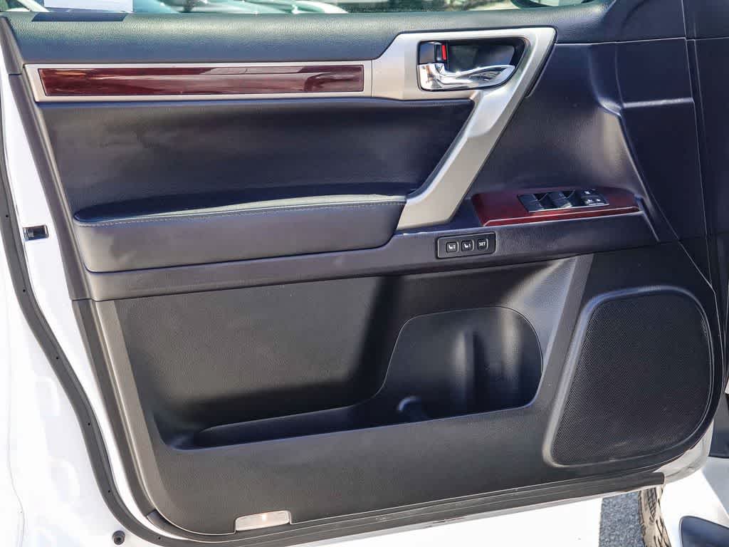 Thumbnail: 2018 Lexus GX - 18