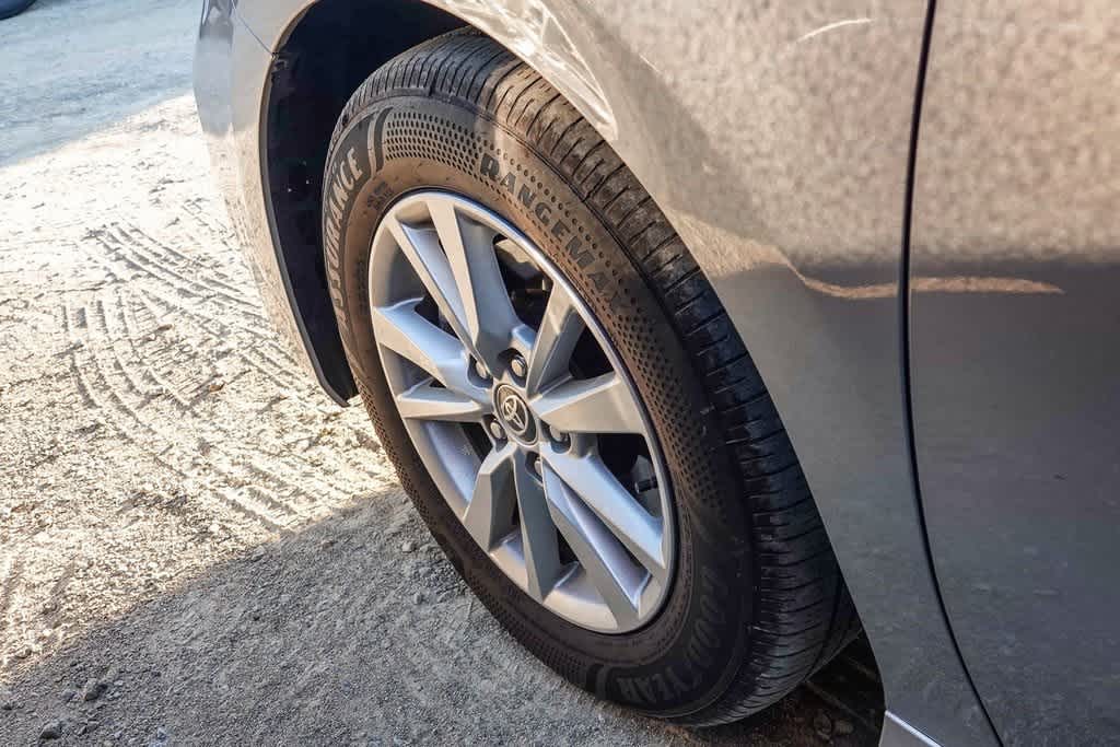 Thumbnail: 2025 Toyota Camry - 18