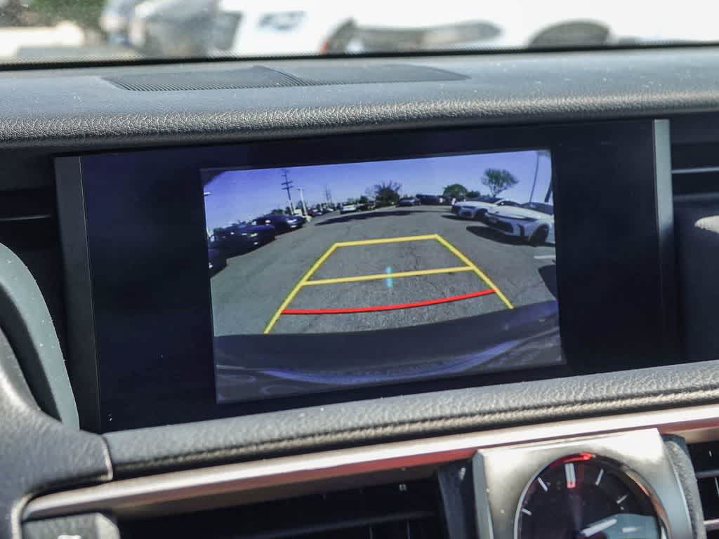 Thumbnail: 2020 Lexus IS - 22