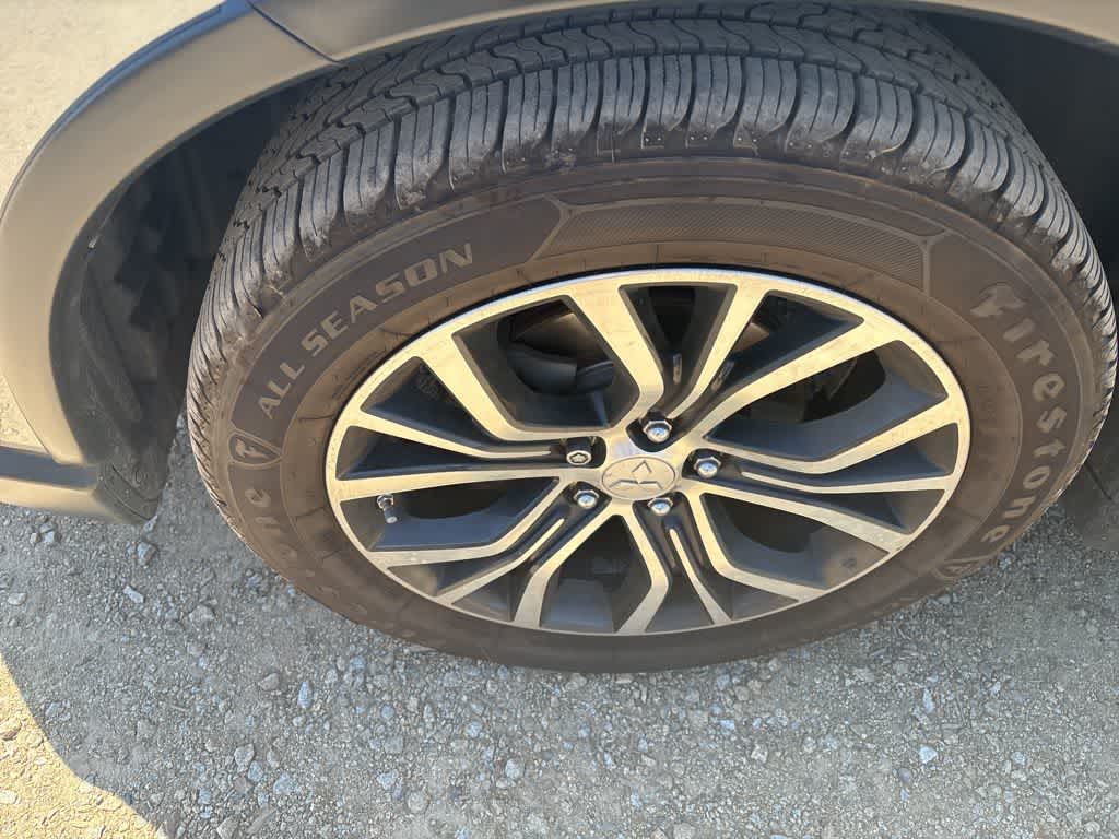 Thumbnail: 2016 Mitsubishi Outlander - 2