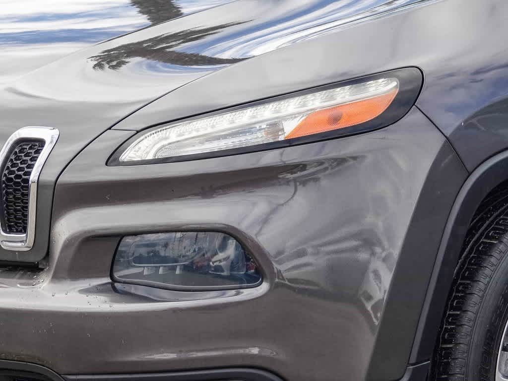 Thumbnail: 2018 Jeep Cherokee - 8