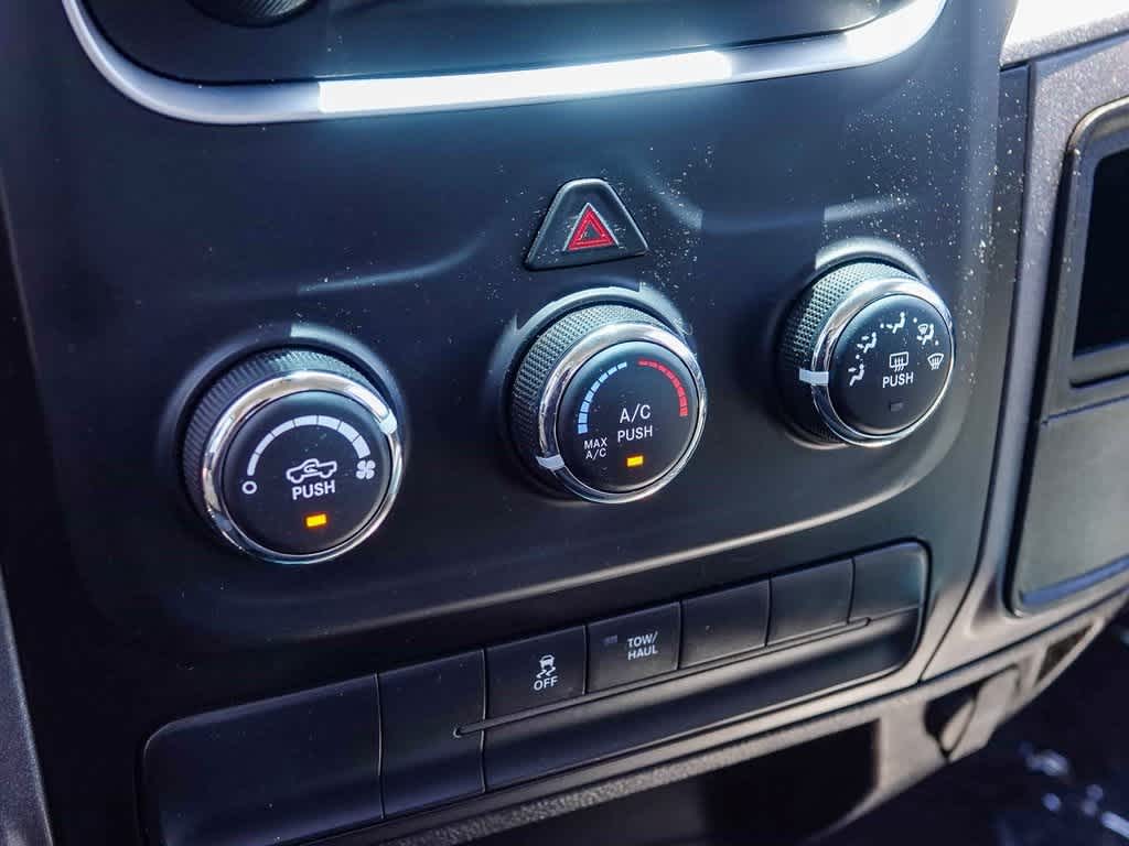 Thumbnail: 2021 RAM 1500 Classic - 23