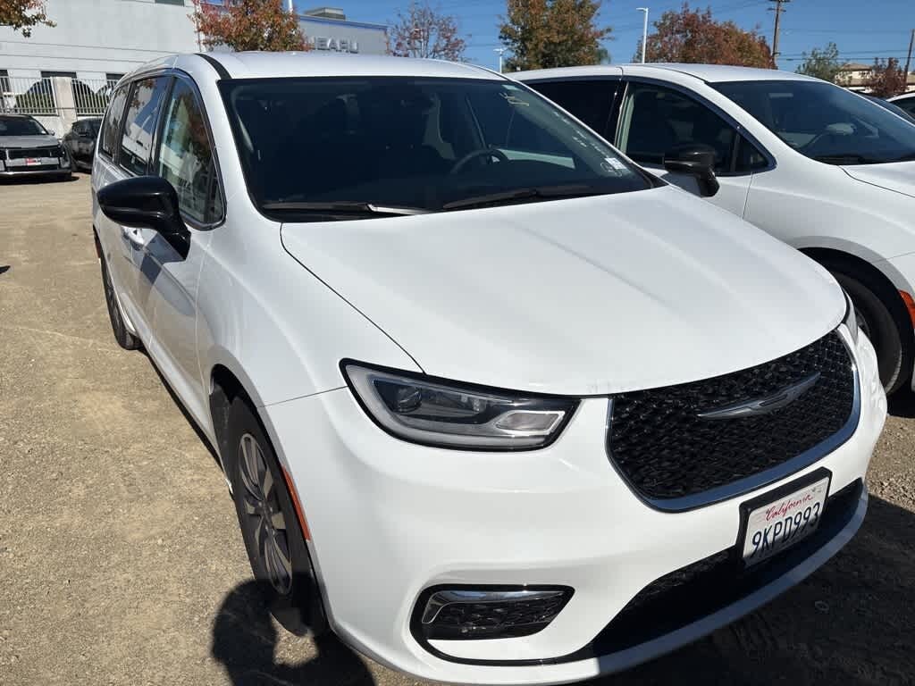 Certified 2024 Chrysler Pacifica Plug-In Hybrid Select Van Passenger Van