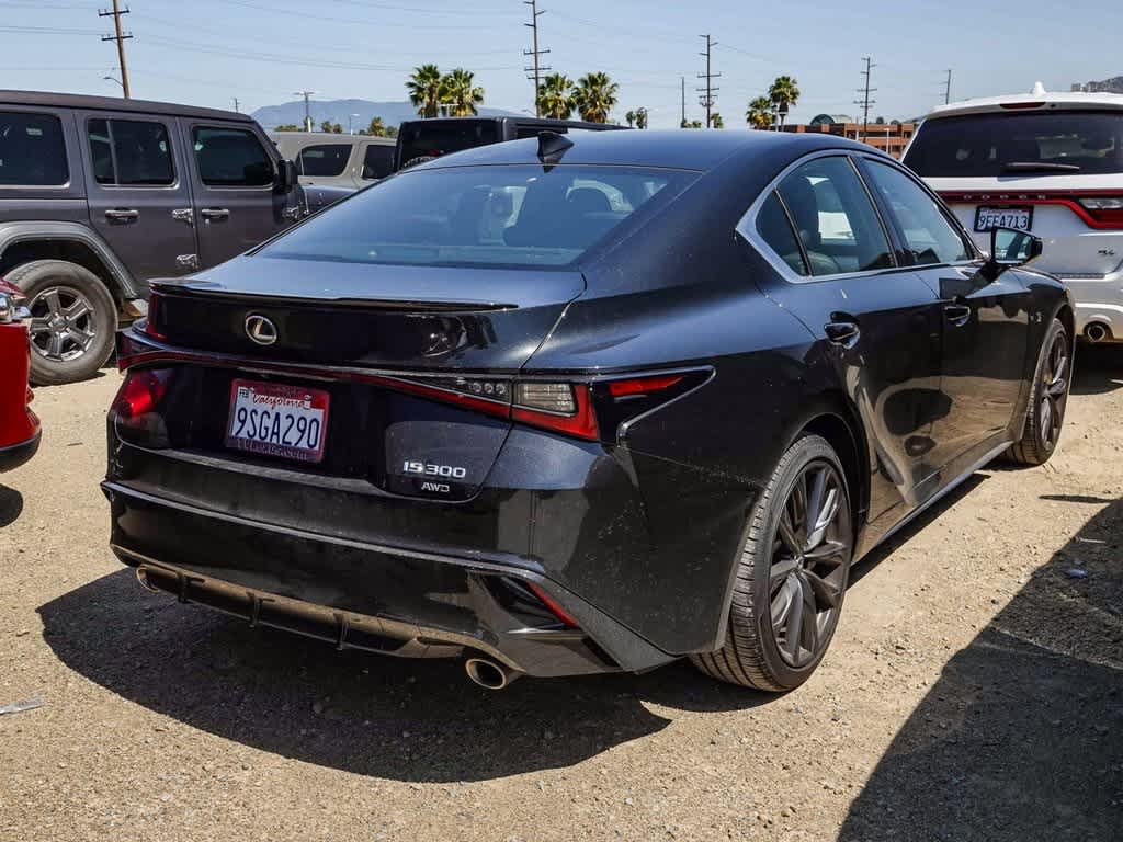2025 Lexus IS 300 9