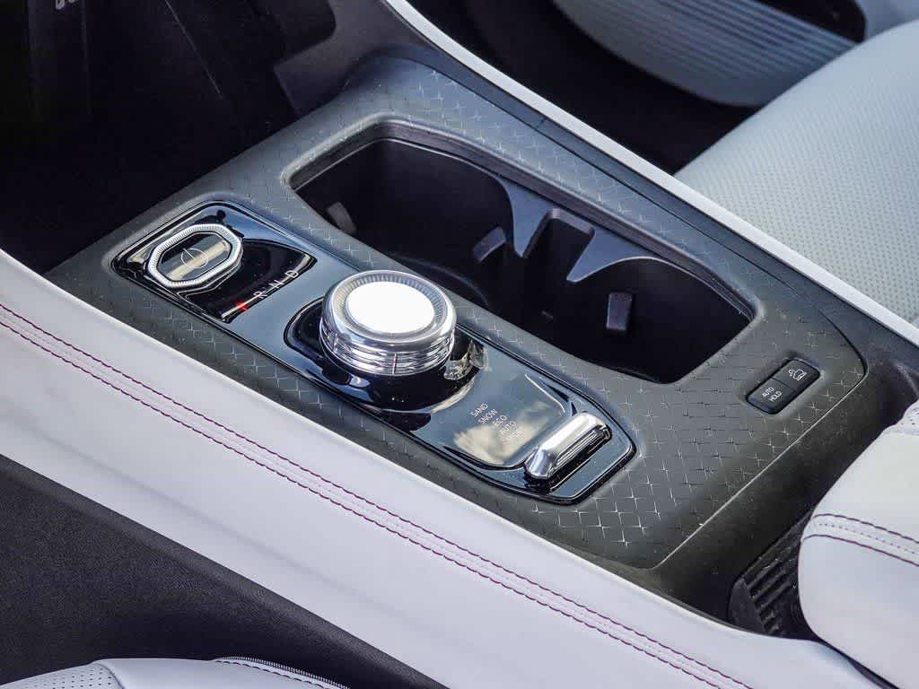 Thumbnail: 2025 Jeep Wagoneer S - 17