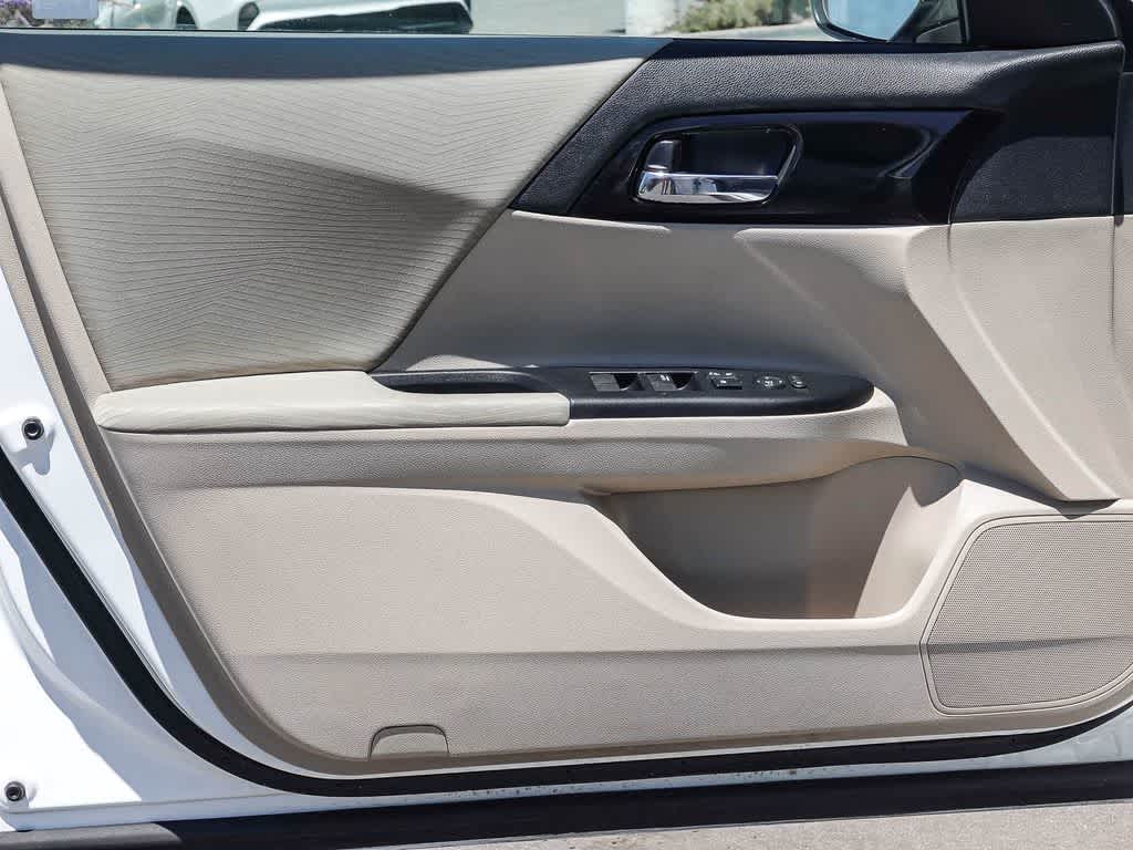 Thumbnail: 2016 Honda Accord - 19