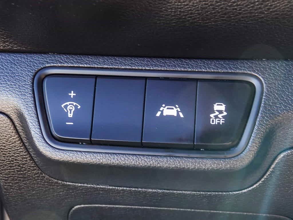 Thumbnail: 2020 Kia Forte - 25