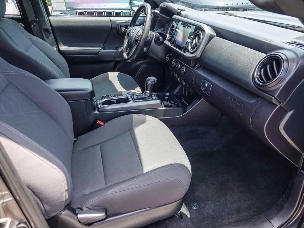 Thumbnail: 2019 Toyota Tacoma - 15