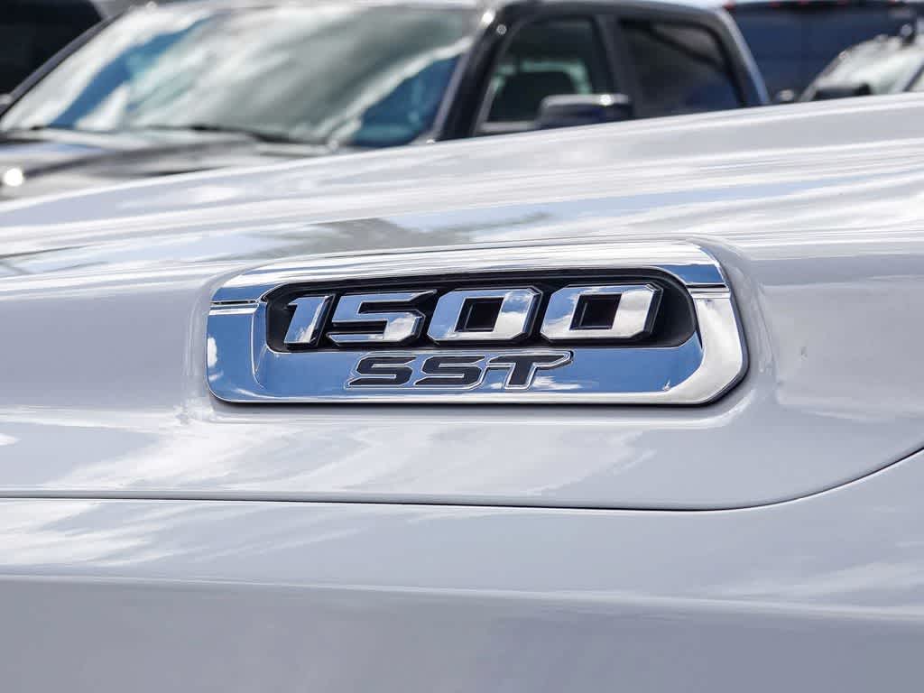 Thumbnail: 2025 RAM 1500 - 9