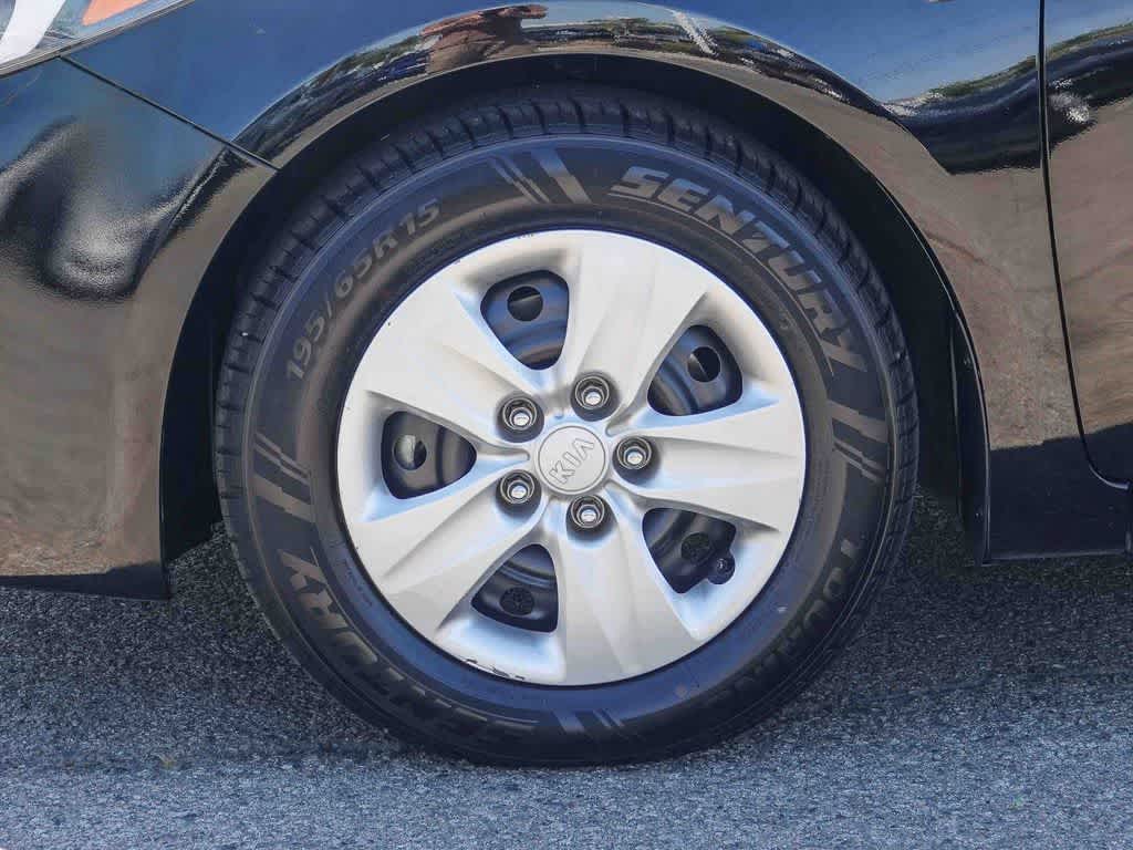 Thumbnail: 2017 Kia Forte - 9