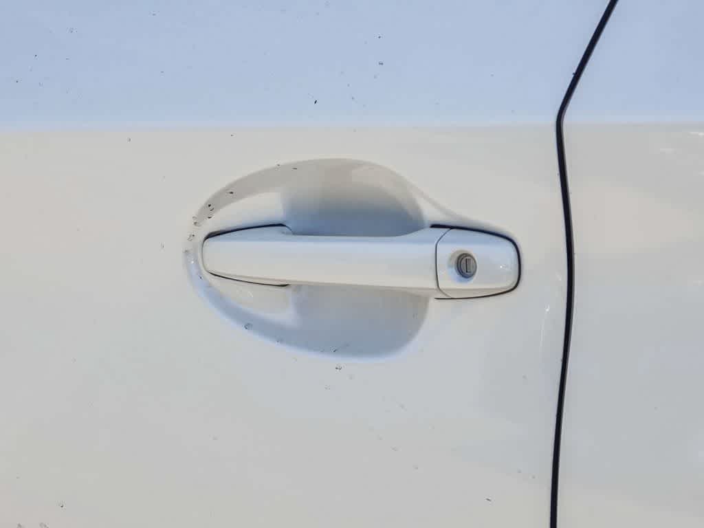 Thumbnail: 2014 Toyota Prius - 20