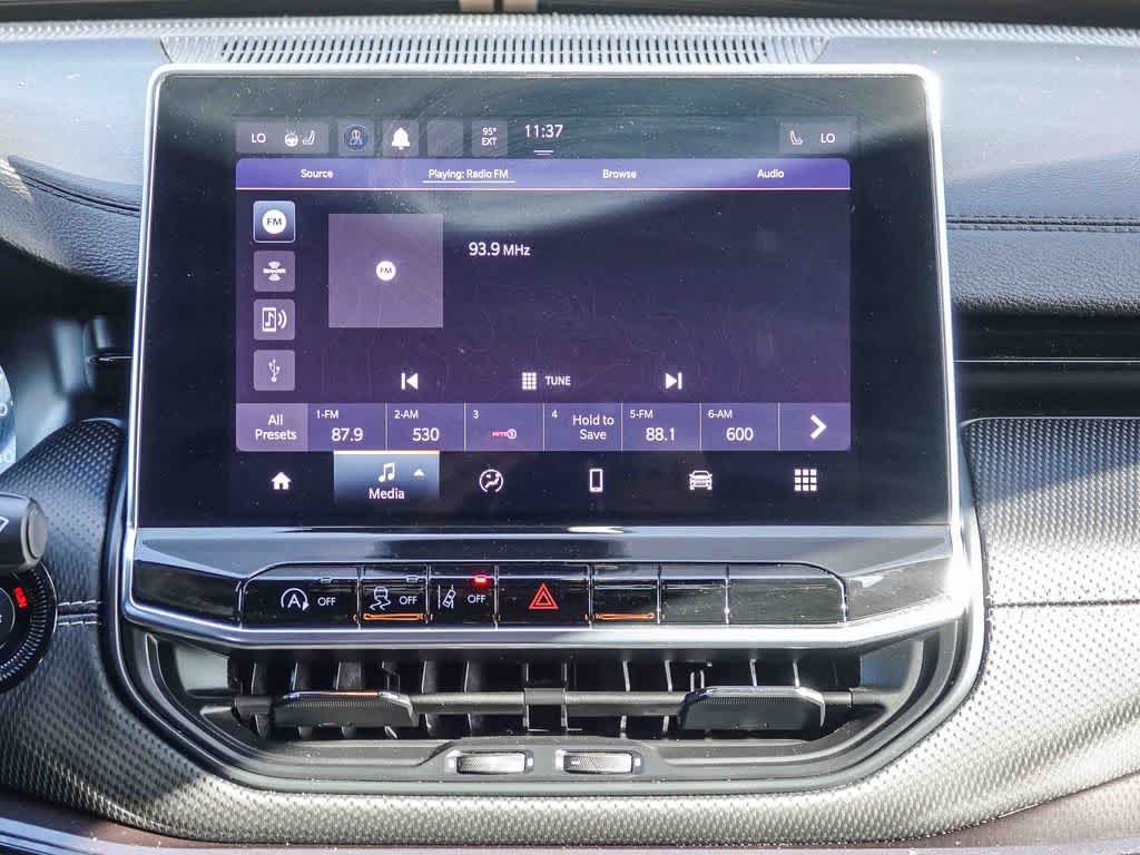 Thumbnail: 2023 Jeep Compass - 13