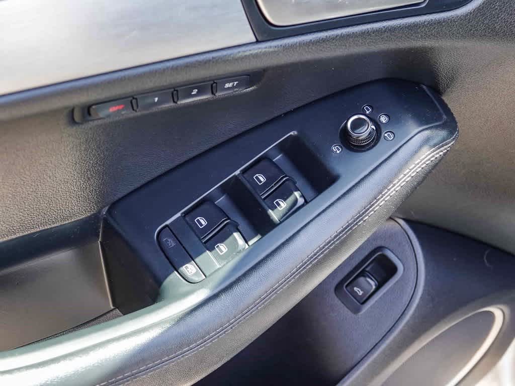 Thumbnail: 2012 Audi Q5 - 20