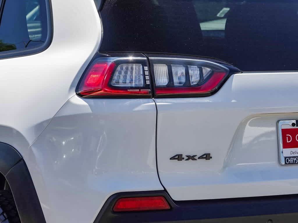 Thumbnail: 2021 Jeep Cherokee - 7