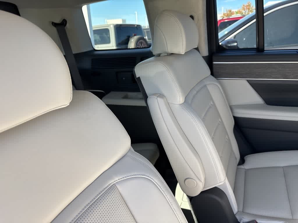 Thumbnail: 2025 Hyundai Santa Fe - 7