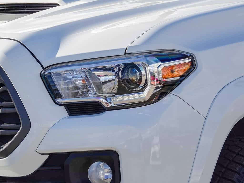 Thumbnail: 2021 Toyota Tacoma - 8