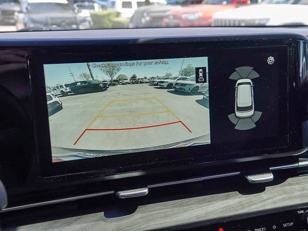 Thumbnail: 2022 Kia Carnival - 22