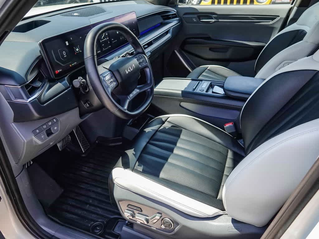 Thumbnail: 2024 Kia EV9 - 16