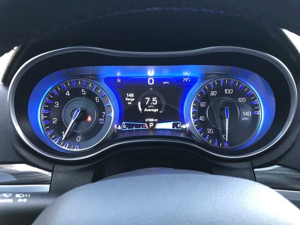 Thumbnail: 2020 Chrysler 300 - 9