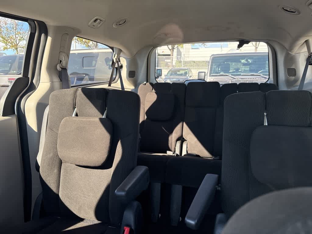 Thumbnail: 2015 Dodge Grand Caravan - 6