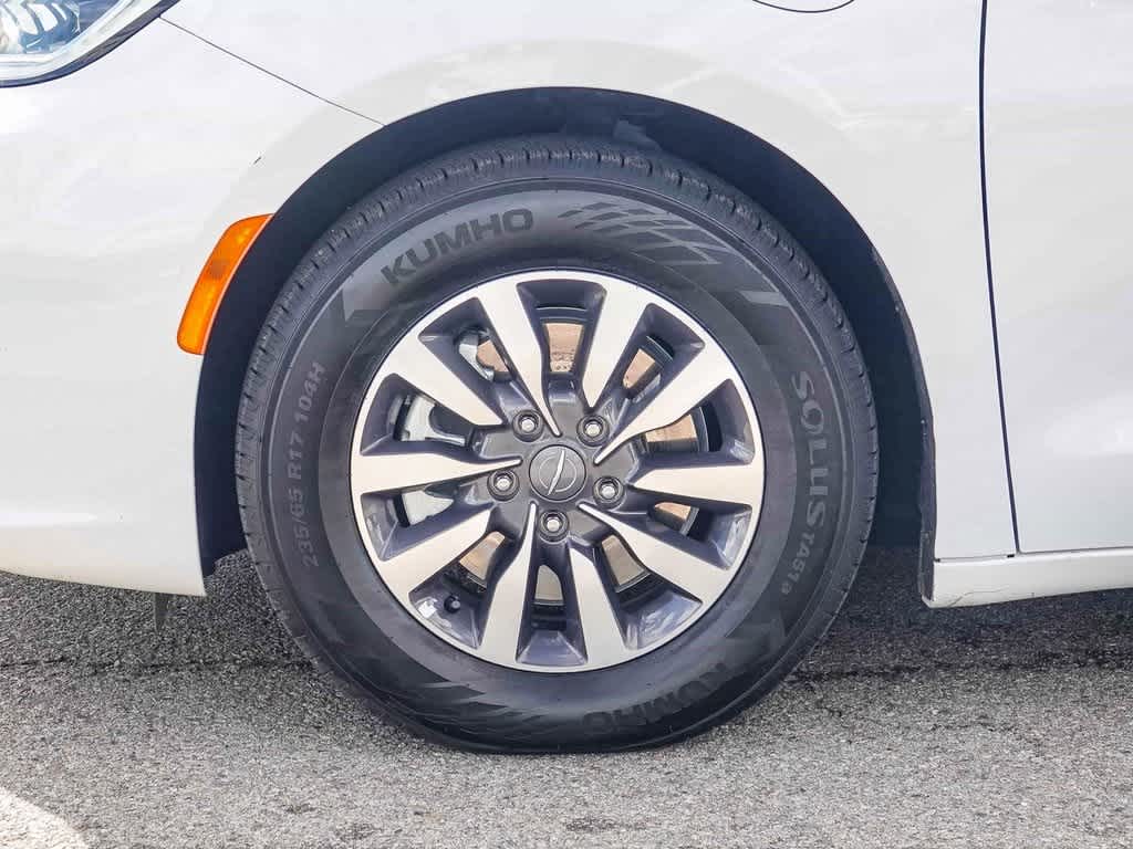 Thumbnail: 2024 Chrysler Pacifica - 10