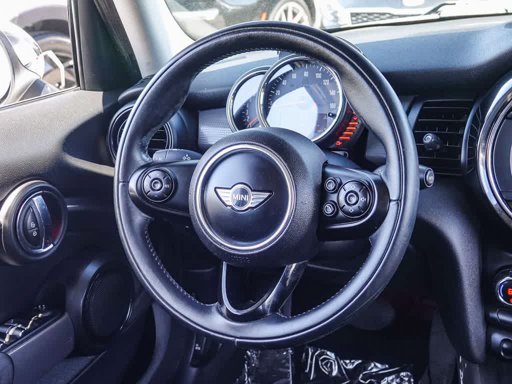 Thumbnail: 2015 MINI Cooper Hardtop - 14