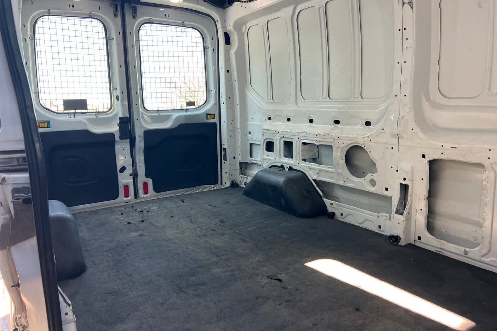 Thumbnail: 2019 Ford Transit Series - 16