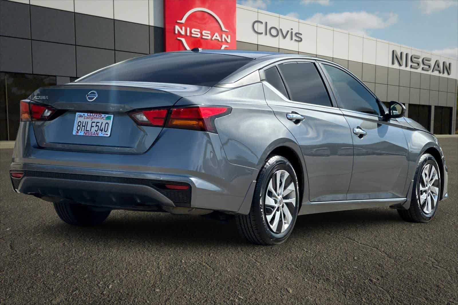 Thumbnail: 2019 Nissan Altima - 3