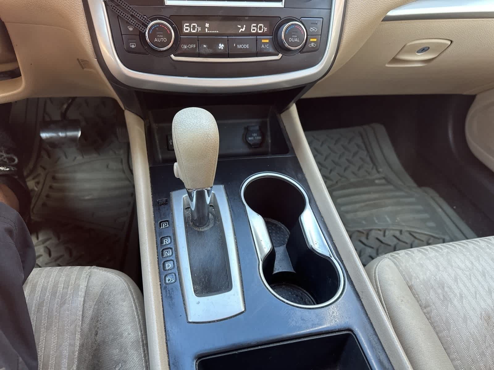2016 Nissan Altima SV 24