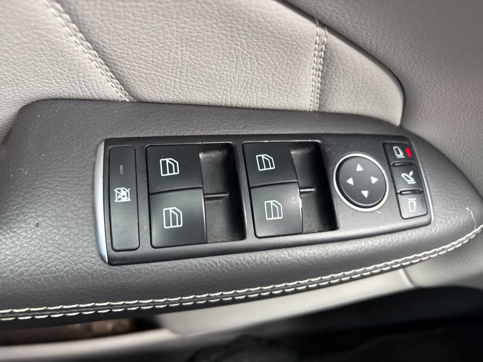 Thumbnail: 2016 Mercedes-Benz GL-Class - 12